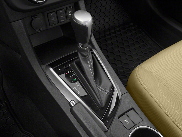 2014 Toyota Corolla LE photo 3