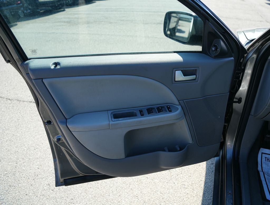 2005 Ford Five Hundred SE