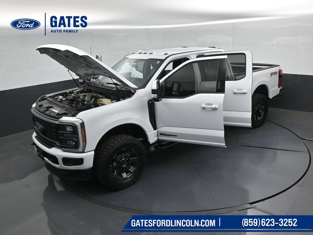 2023 Ford F-350SD Lariat