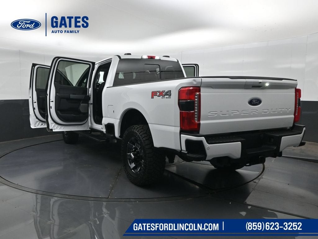 2023 Ford F-350SD Lariat