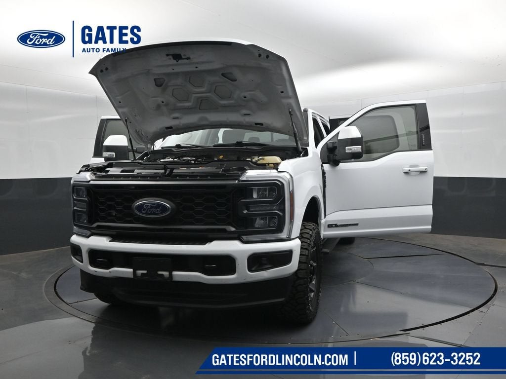 2023 Ford F-350SD Lariat