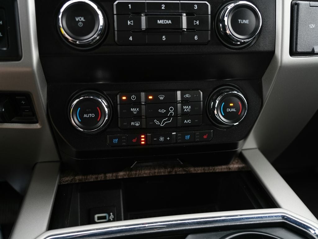 2019 Ford F-450SD Lariat DRW