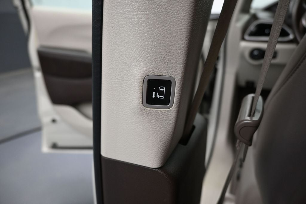 2017 Chrysler Pacifica Touring L