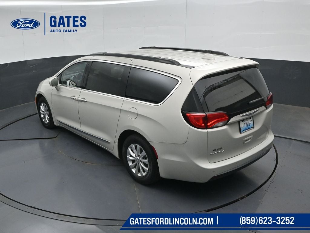 2017 Chrysler Pacifica Touring L