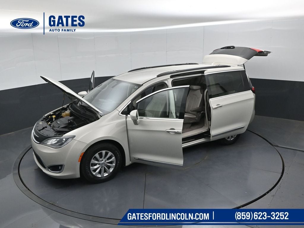 2017 Chrysler Pacifica Touring L