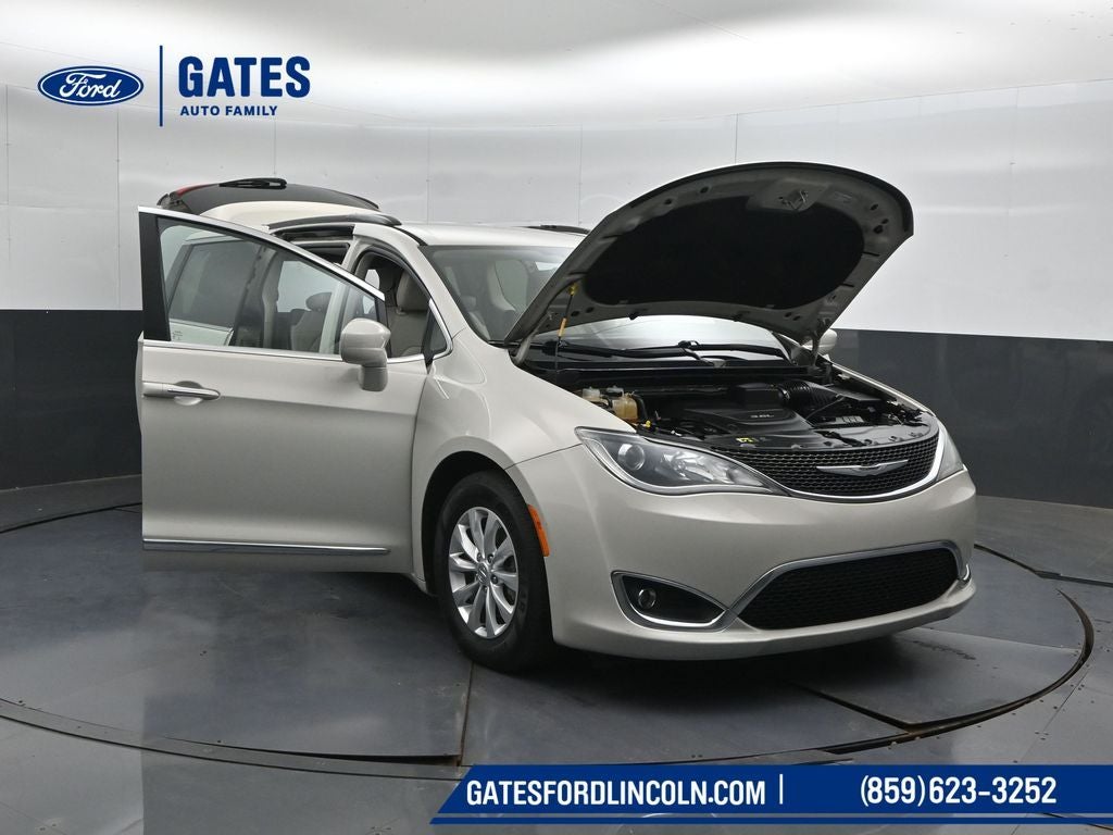 2017 Chrysler Pacifica Touring L