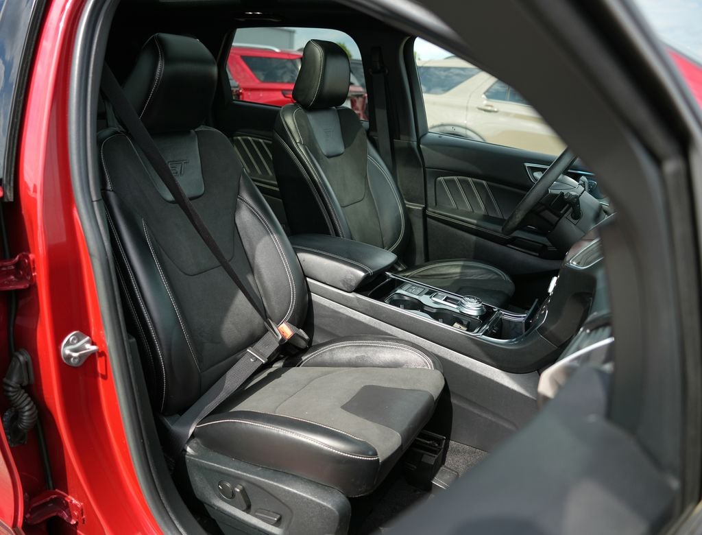 2020 Ford Edge ST