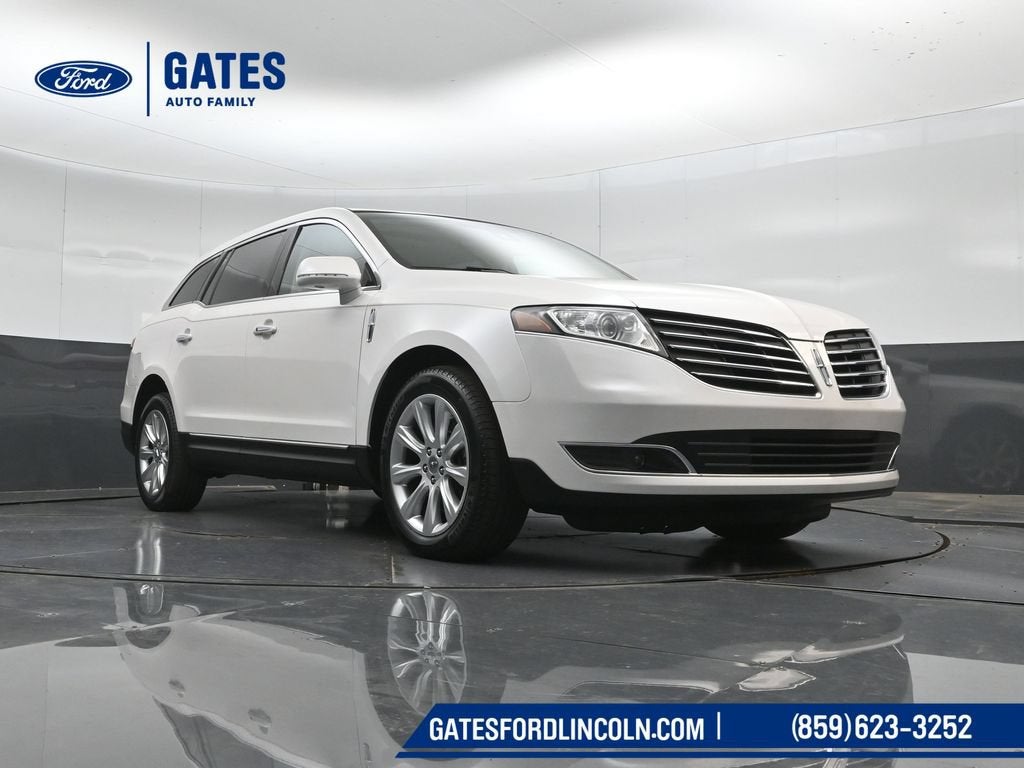 2017 Lincoln MKT Base