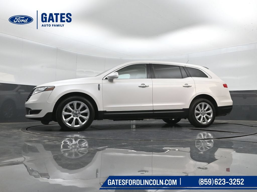 2017 Lincoln MKT Base
