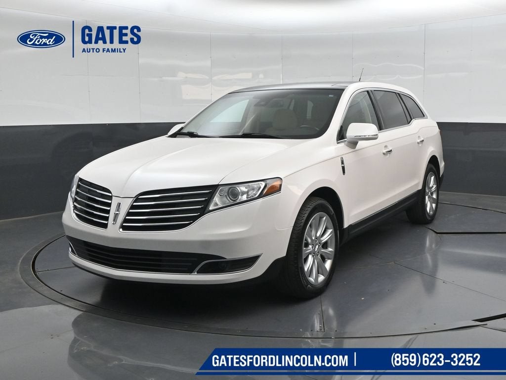 2017 Lincoln MKT Base