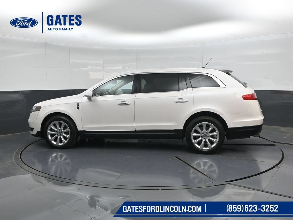 2017 Lincoln MKT Base
