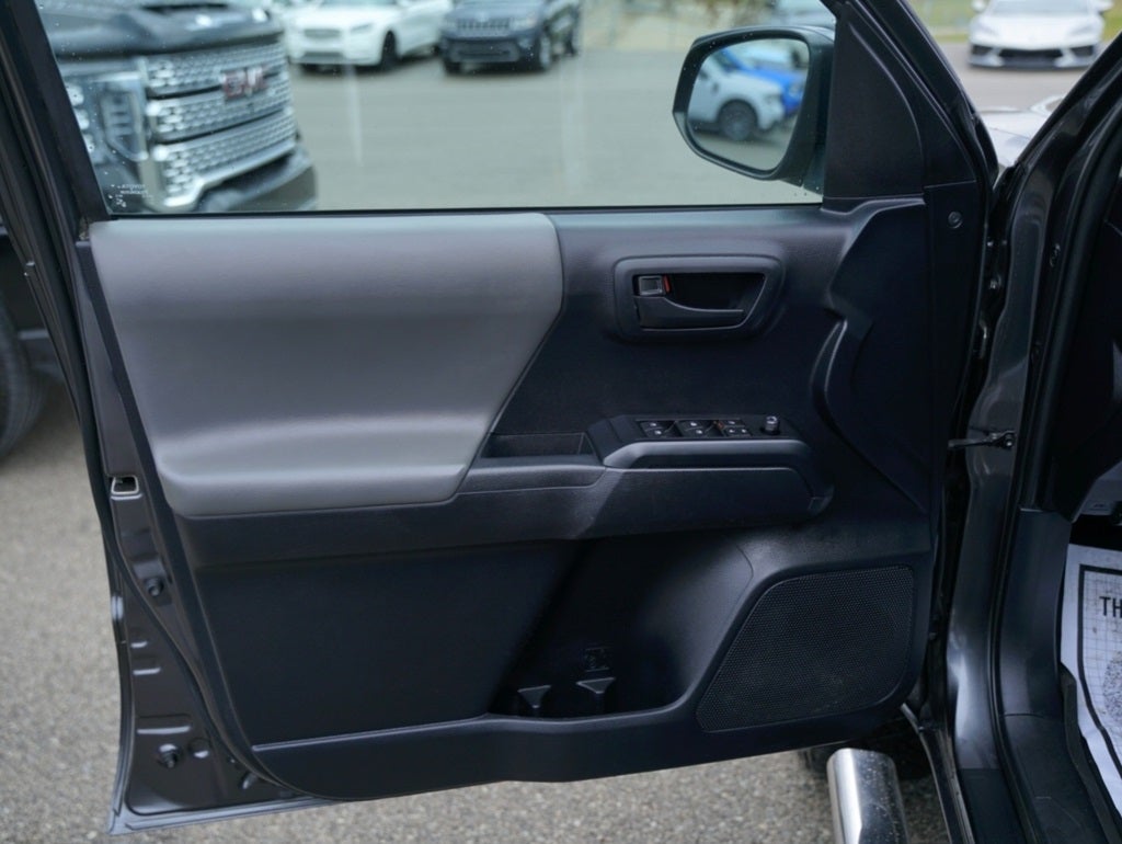 2019 Toyota Tacoma SR V6