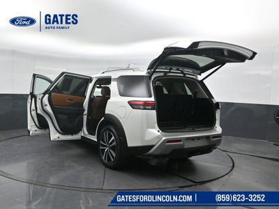 2023 Nissan Pathfinder Platinum