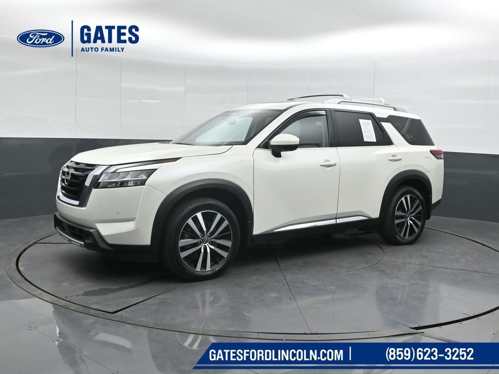 2023 Nissan Pathfinder Platinum