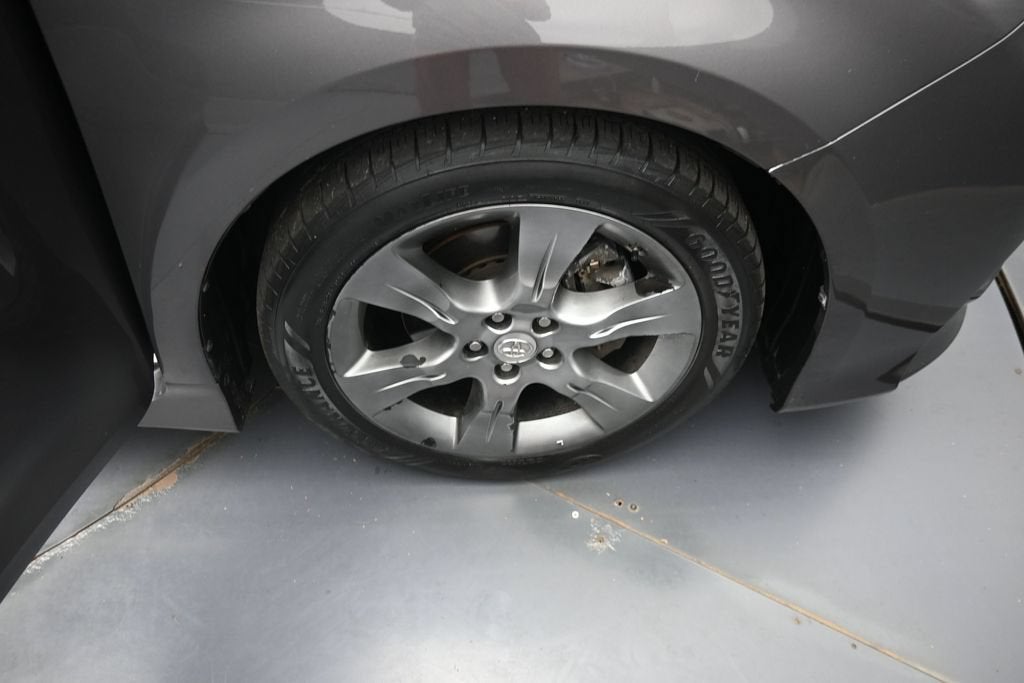 2014 Toyota Sienna SE 8 Passenger