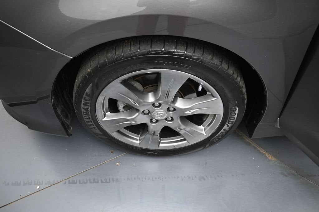 2014 Toyota Sienna SE 8 Passenger