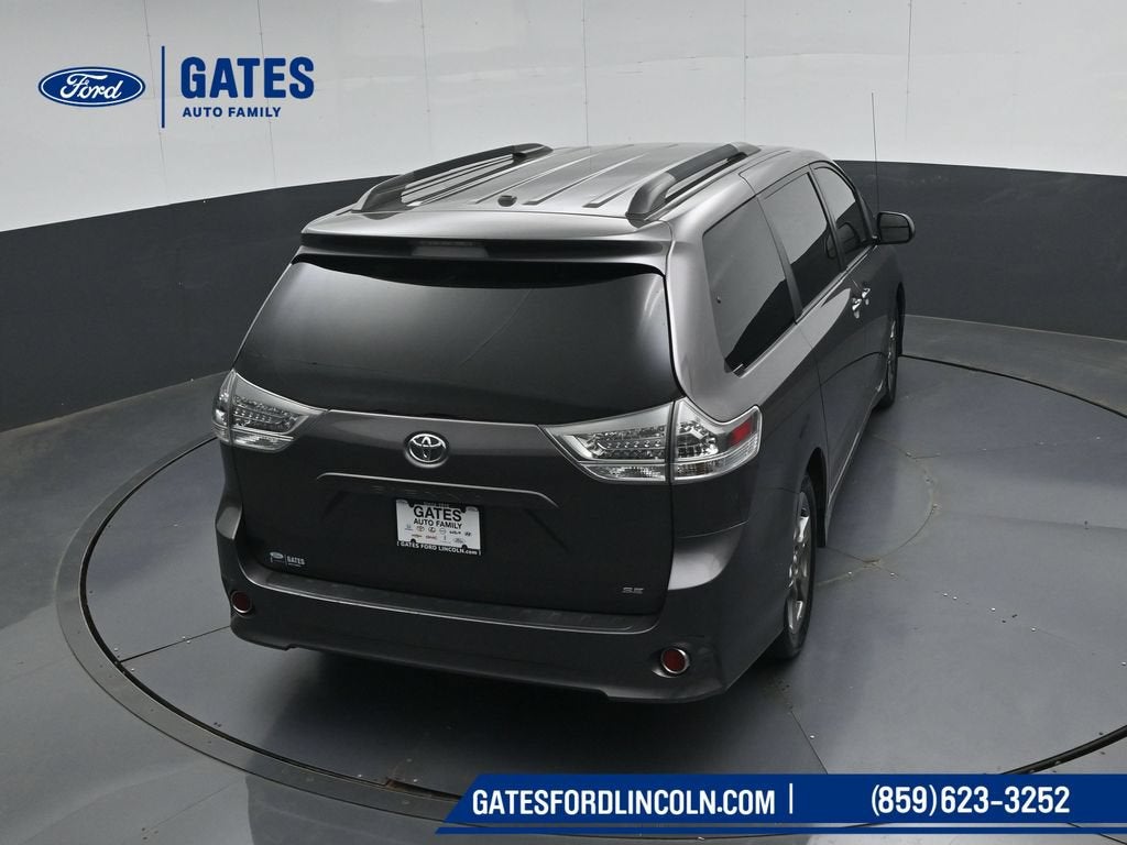 2014 Toyota Sienna SE 8 Passenger