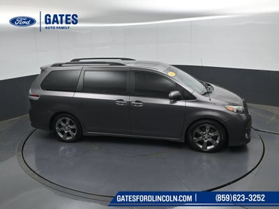2014 Toyota Sienna SE 8 Passenger