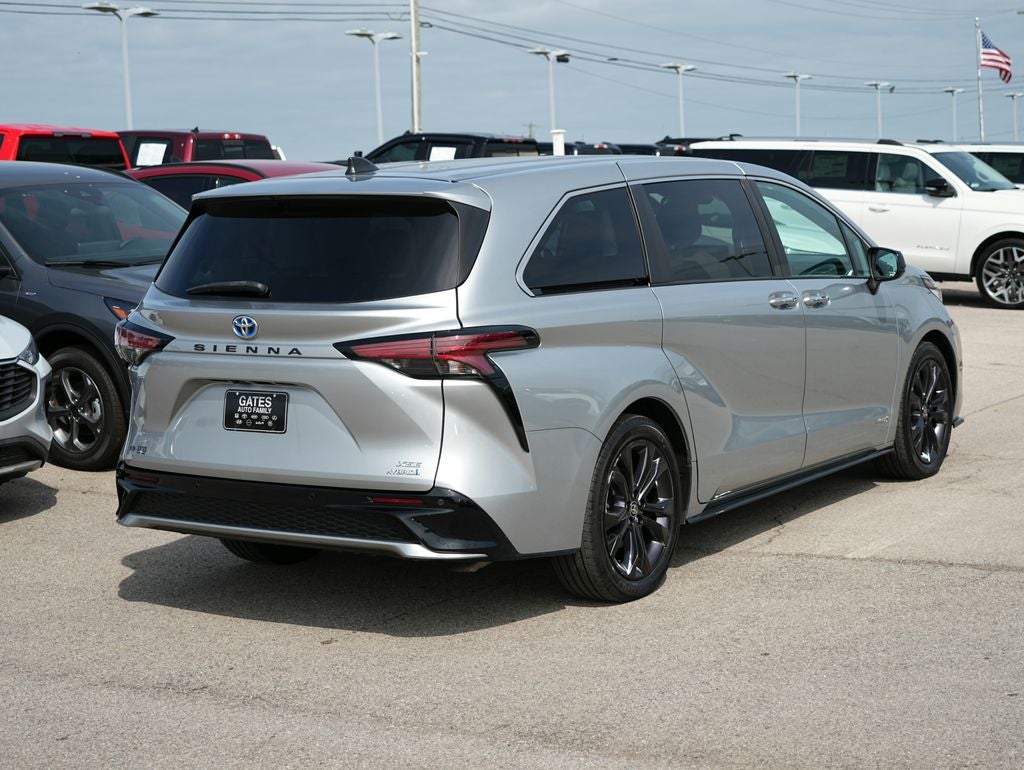 2021 Toyota Sienna XSE 7 Passenger