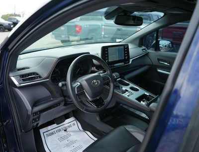 2022 Toyota Sienna XSE 7 Passenger