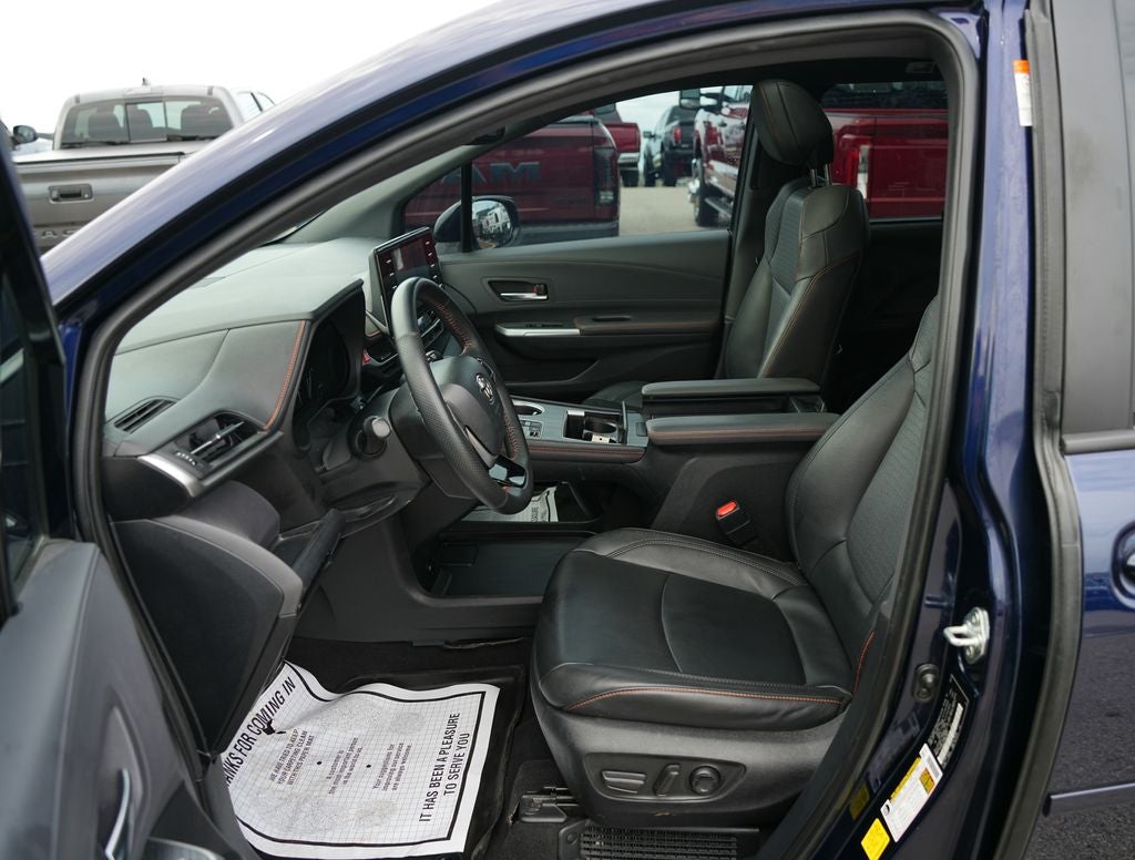 2022 Toyota Sienna XSE 7 Passenger