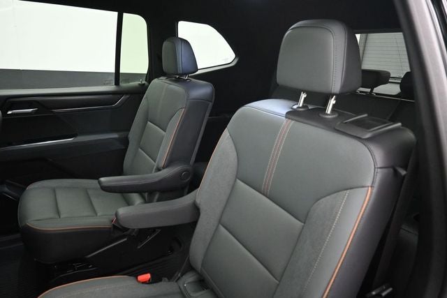 2024 GMC Acadia AT4