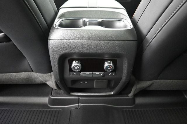 2024 GMC Acadia AT4