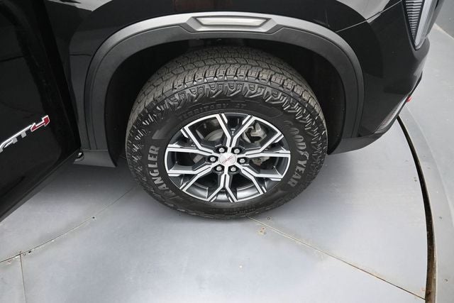 2024 GMC Acadia AT4