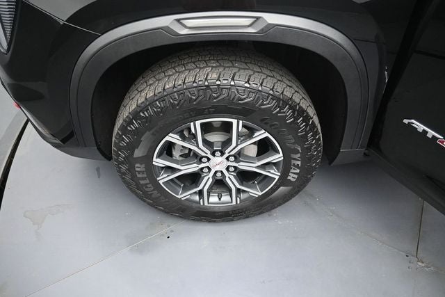 2024 GMC Acadia AT4