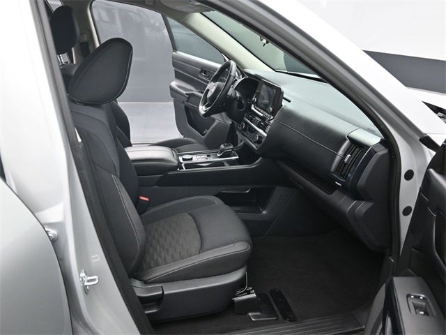 2023 Nissan Pathfinder SV