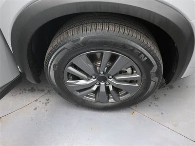 2023 Nissan Pathfinder SV