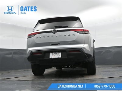 2023 Nissan Pathfinder SV