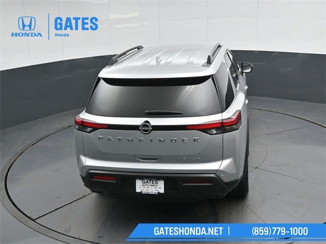 2023 Nissan Pathfinder SV