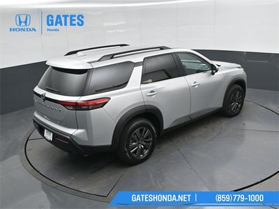 2023 Nissan Pathfinder SV