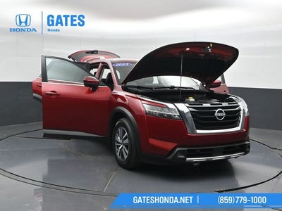2023 Nissan Pathfinder SL