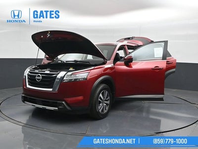 2023 Nissan Pathfinder SL