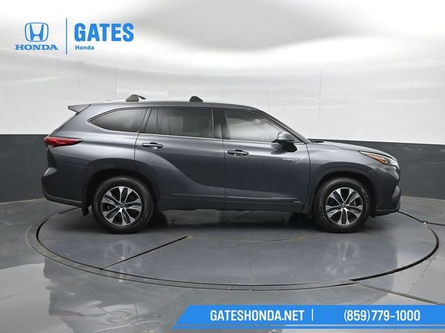 2020 Toyota Highlander Hybrid XLE