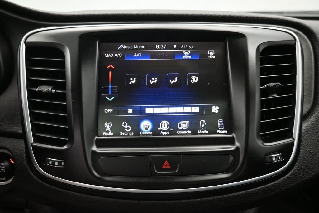2016 Chrysler 200 Limited