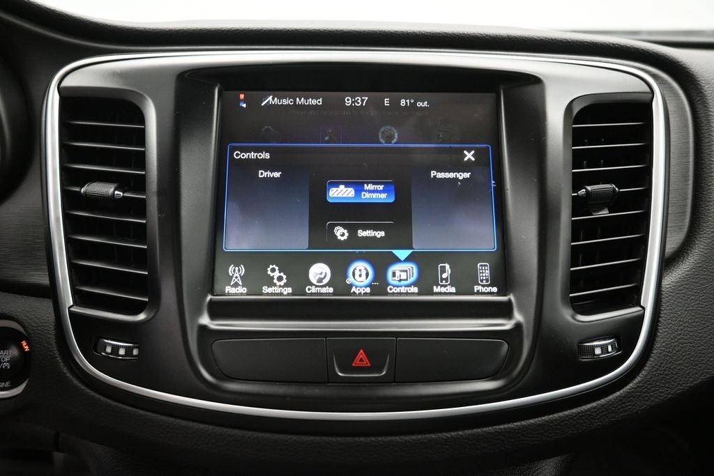 2016 Chrysler 200 Limited