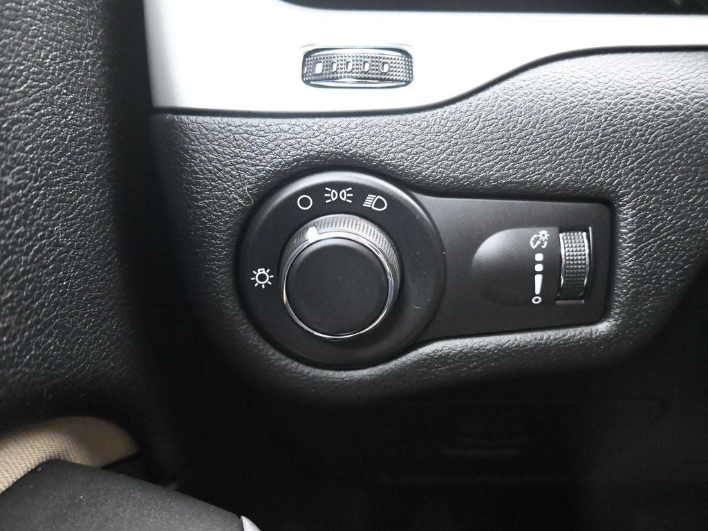 2017 Jeep Cherokee Sport