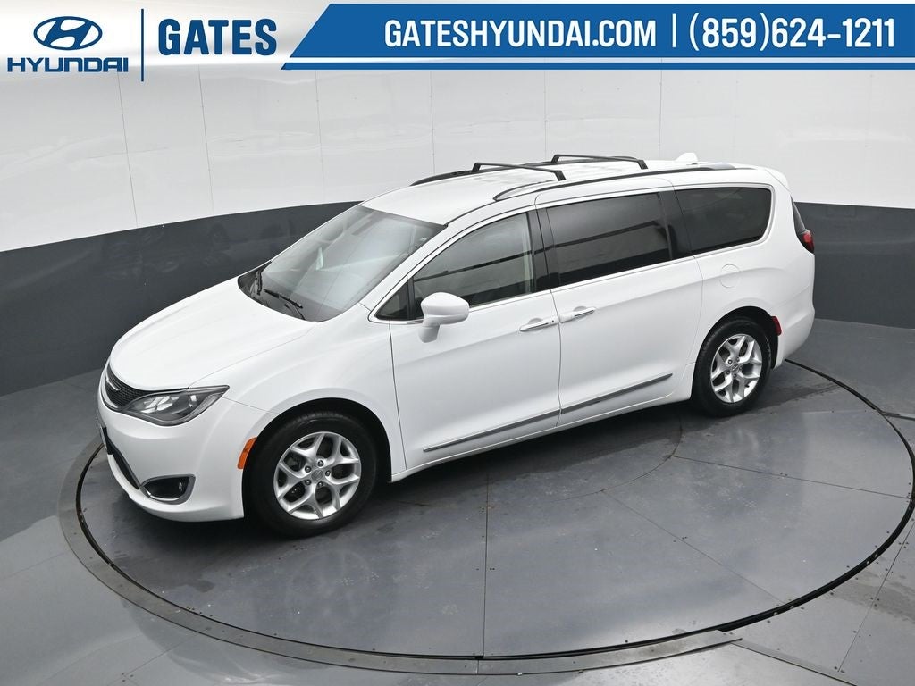 2017 Chrysler Pacifica Touring L Plus
