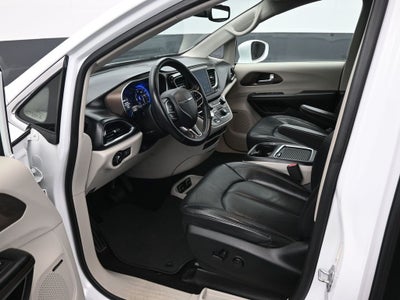 2017 Chrysler Pacifica Touring L Plus