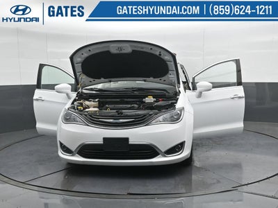 2017 Chrysler Pacifica Hybrid Touring Plus