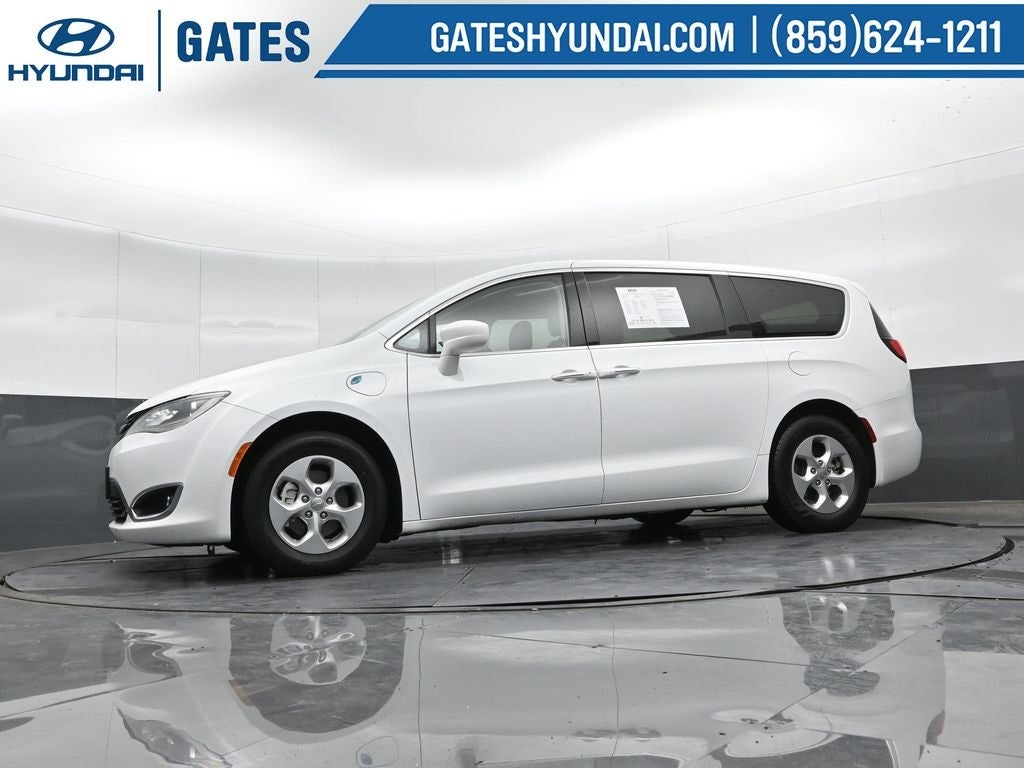 2017 Chrysler Pacifica Hybrid Touring Plus