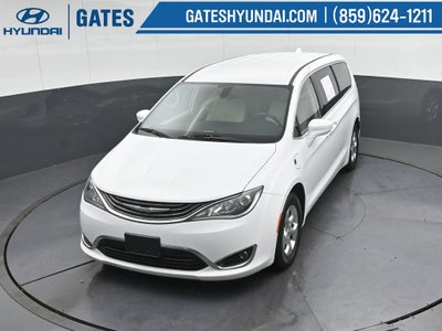 2017 Chrysler Pacifica Hybrid Touring Plus