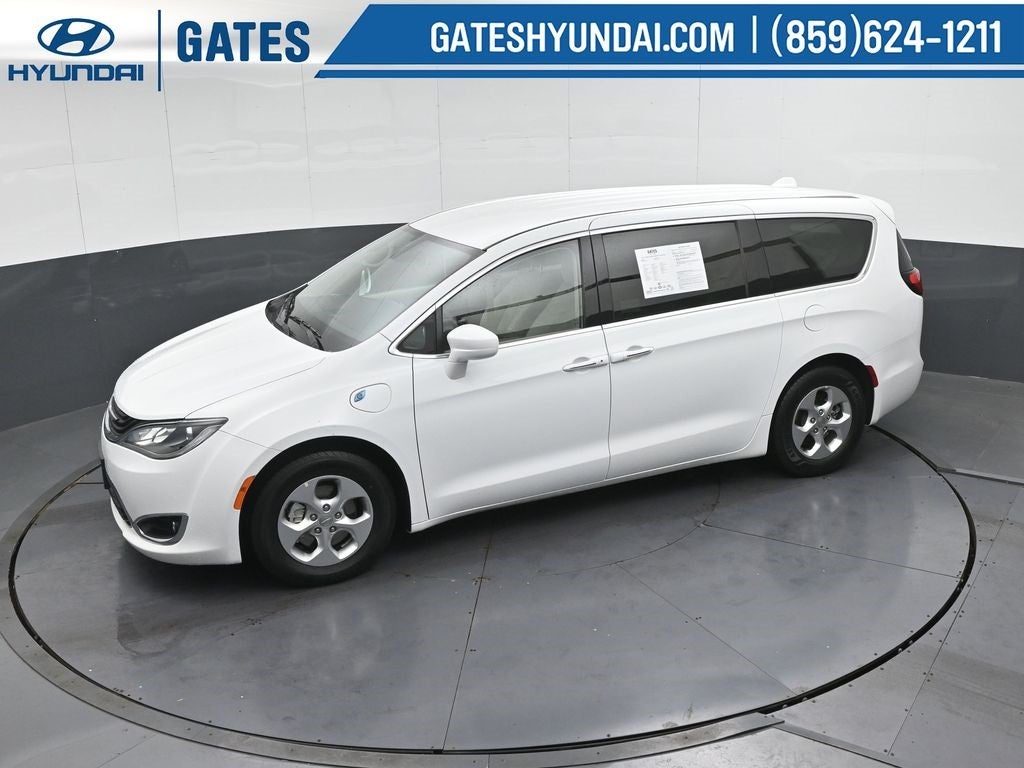 2017 Chrysler Pacifica Hybrid Touring Plus