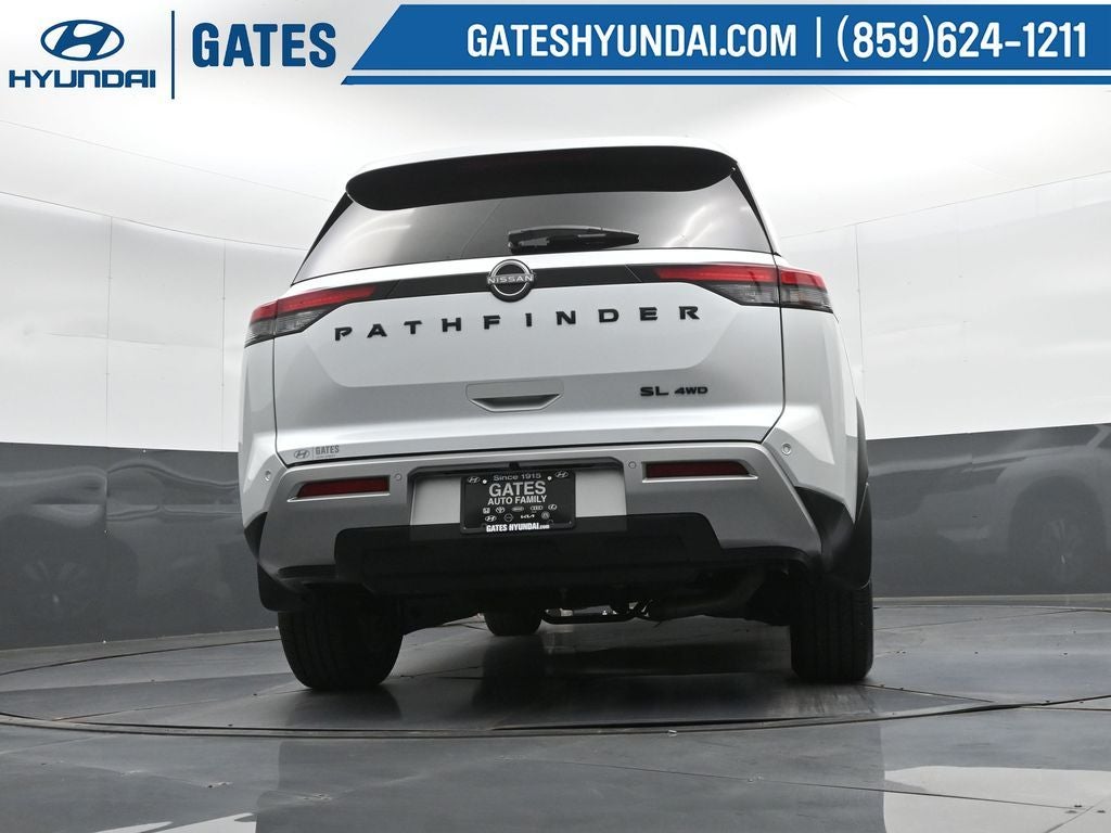 2025 Nissan Pathfinder SL