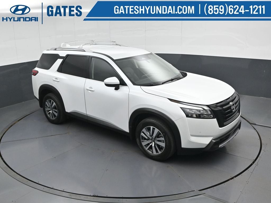 2025 Nissan Pathfinder SL