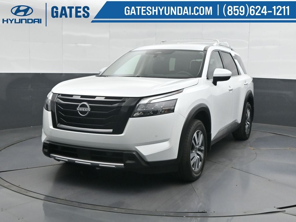2025 Nissan Pathfinder SL