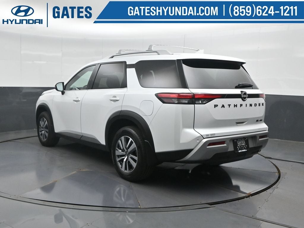 2025 Nissan Pathfinder SL